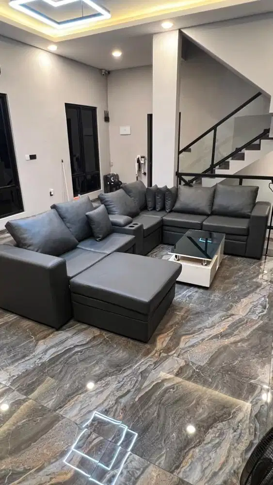 Dijual sofa abu2 minimalis pemakaian baru 2 bulan