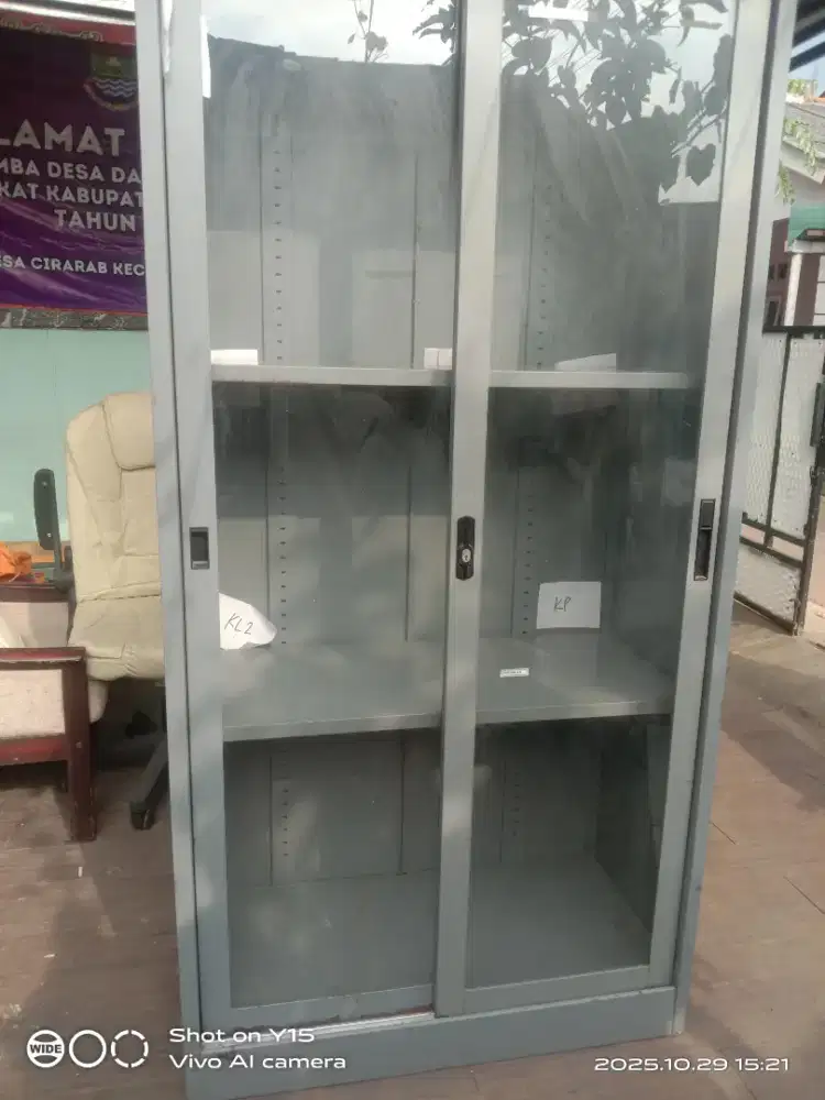 Jual cepat lemari lemari kabinet lemari kantor da 3unit