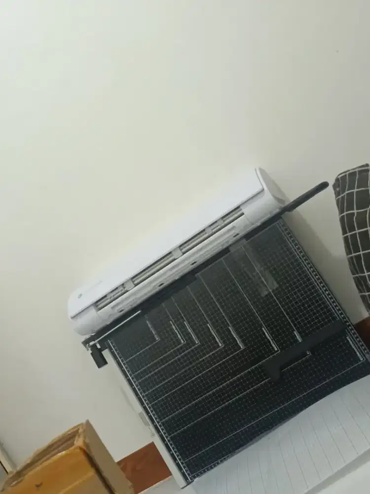 Mesin cutting Cameo Sillhoute 5