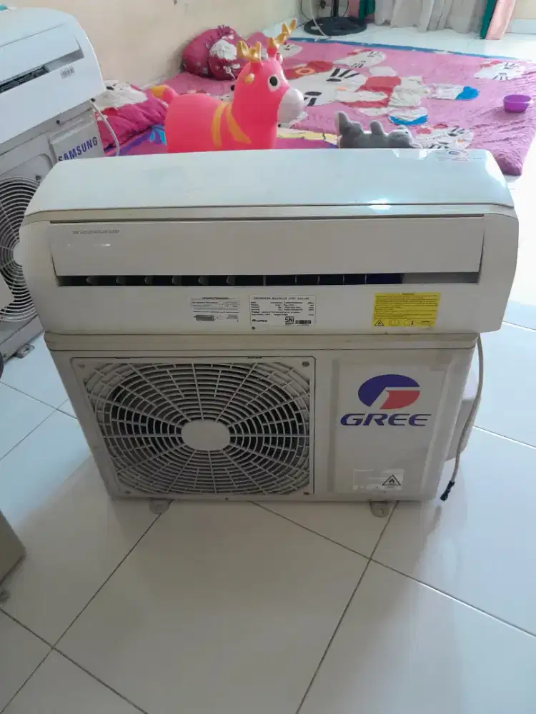 Jual ac merek gree kondisi good condution belum lama pakai