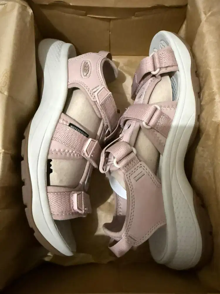 Sandal keen astoria open toe. Women