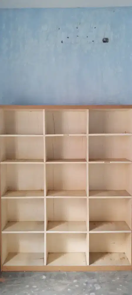 Lemari Rak Kayu Fungsional