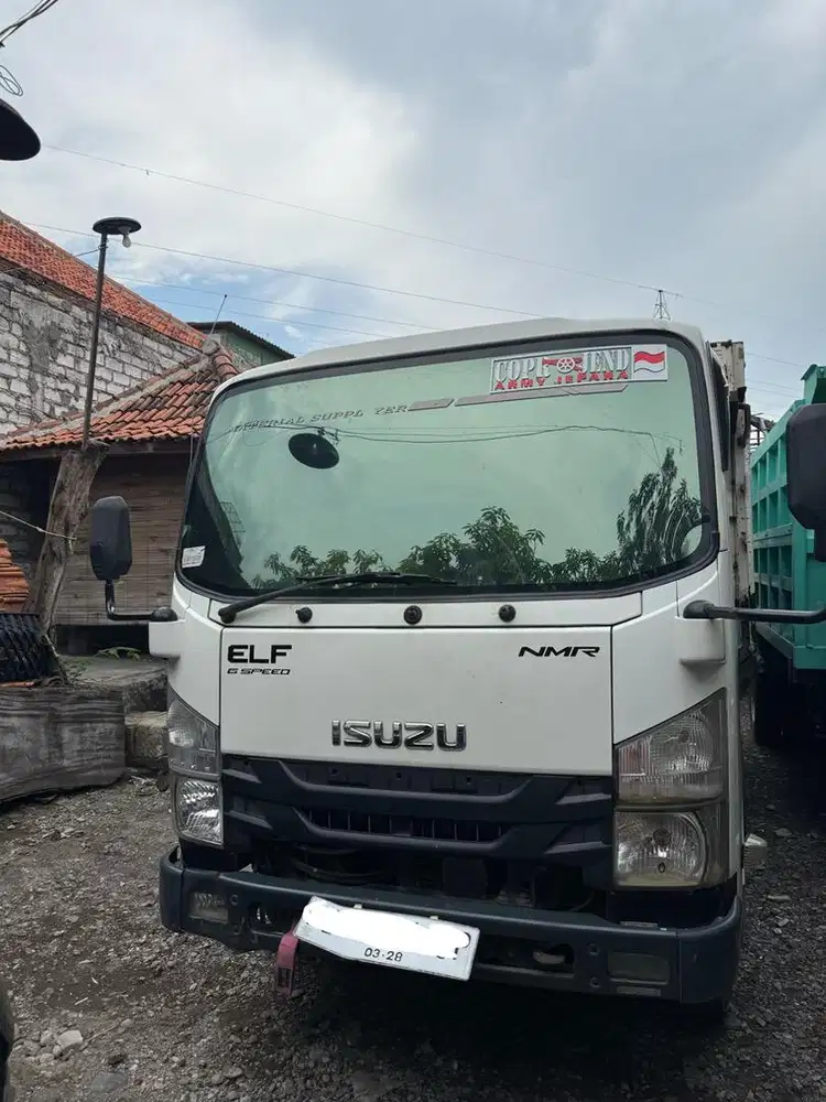 DUMP TRUCK ISUZU GIGA
