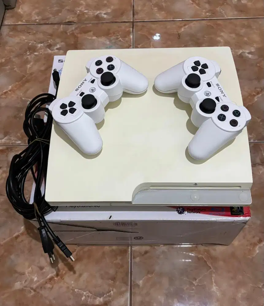 PS3 SLIM SONY 250GB (2 STICK)