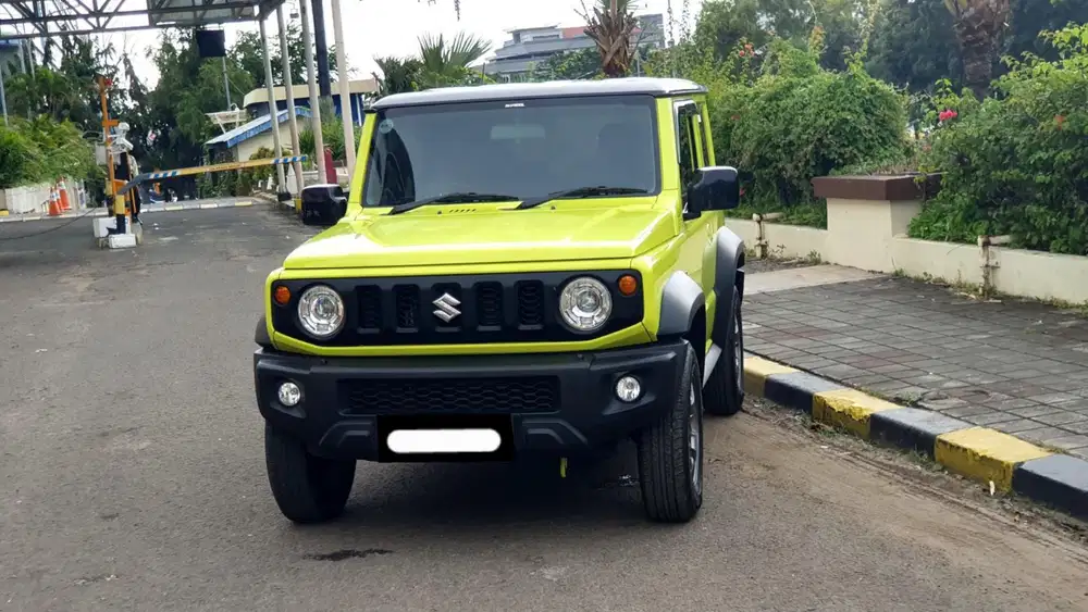 Km5rb suzuki jimny 3 door 2023 matic kuning siap pakai