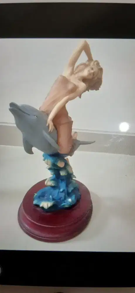 Patung bufet/pajangan lemari kaca