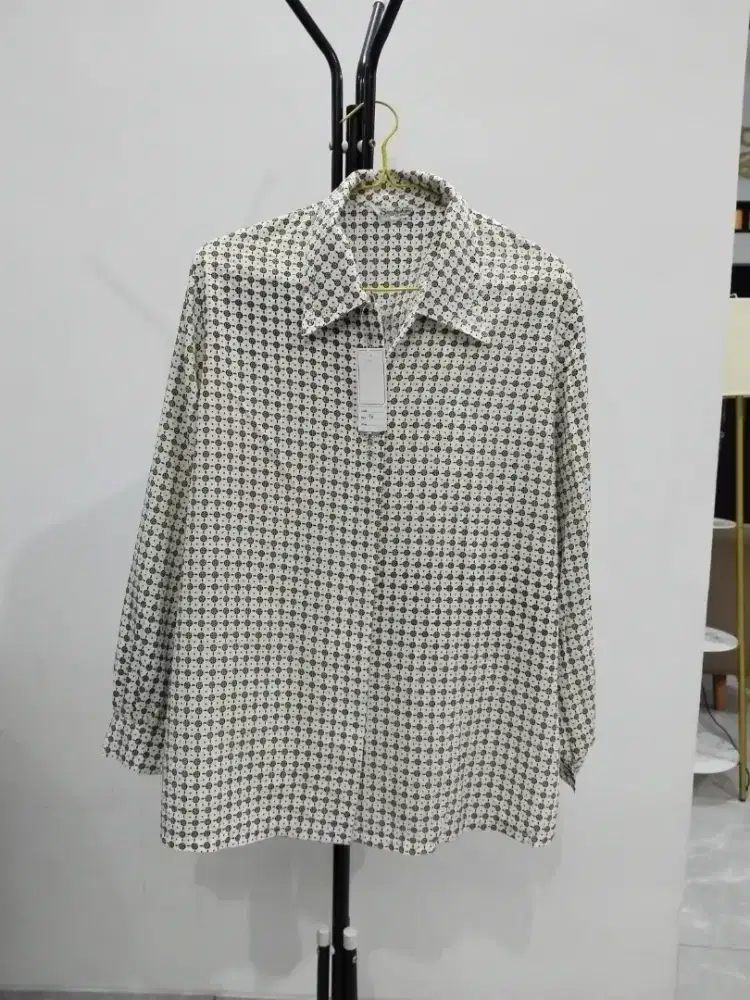Preloved Kemeja dan blouse wanita