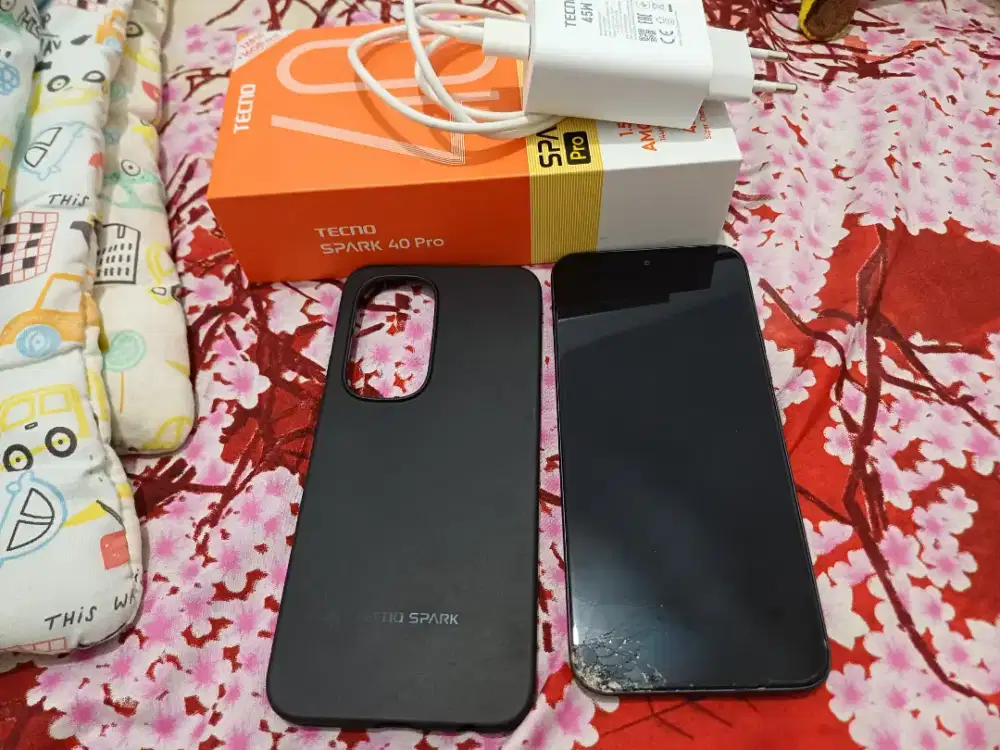 Tecno Spark 40 pro 8/128GB NFC minus lcd fullset baru sebulan beli