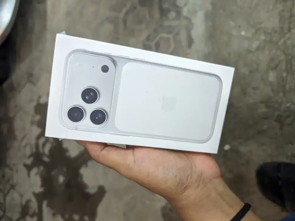 iPhone 17 Pro-Max Silver ResmiBox