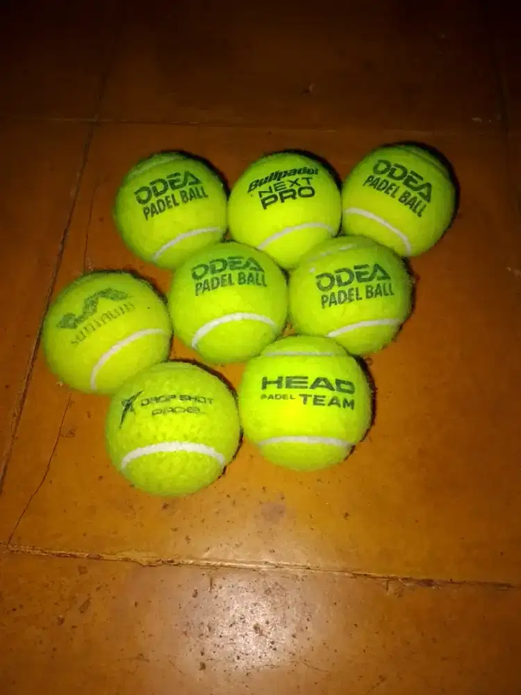 Bola padel bekas
