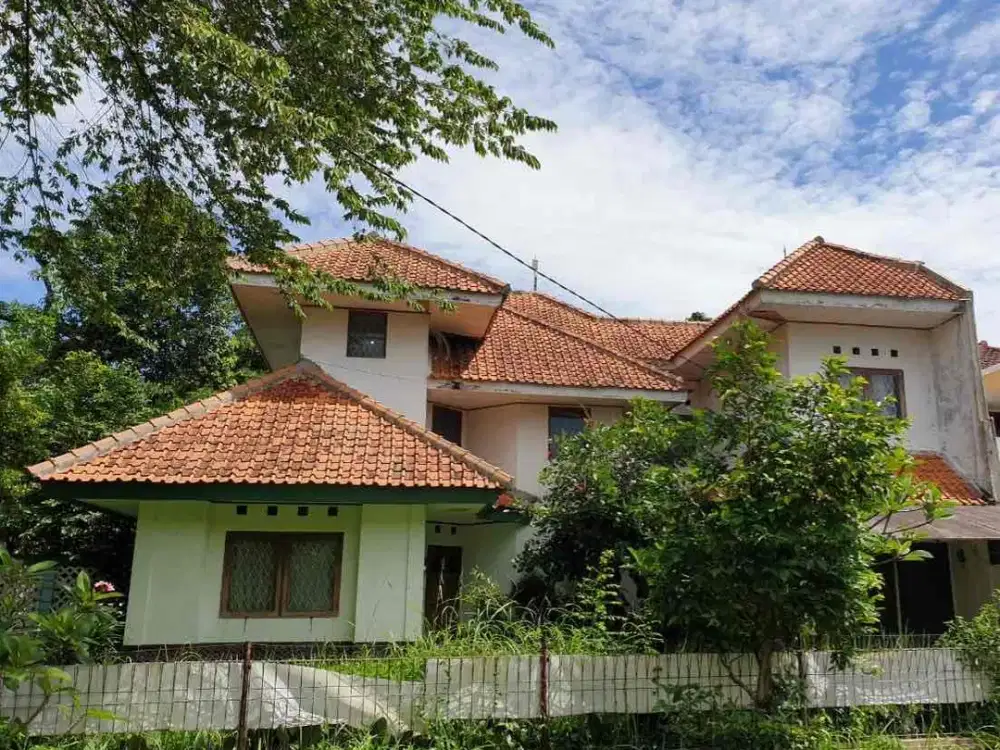 dijual rumah termurah posisi hook belum siap huni butuh renovasi