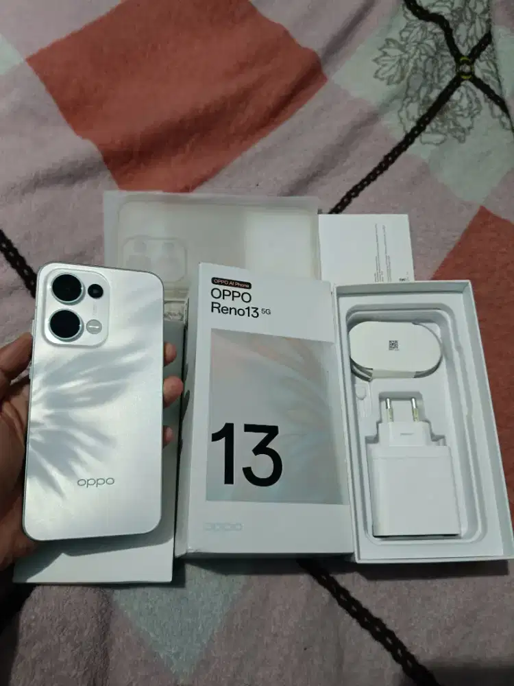 Oppo Reno 13 5G Ram 12/256GB Fullset Like New Garansi