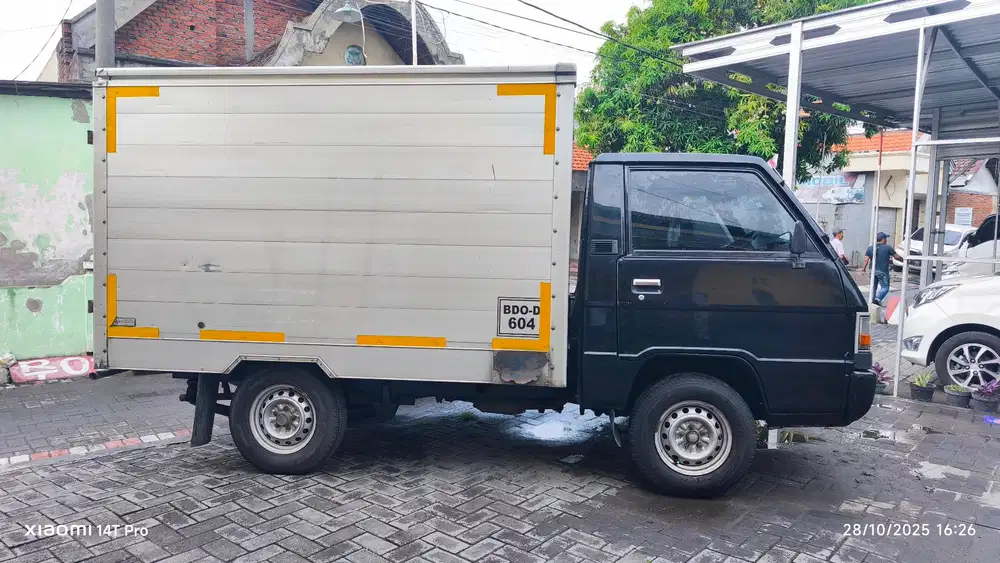 Mobil Box Mitsubishi L300 Diesel Power Stering 2016 Hitam Plat L