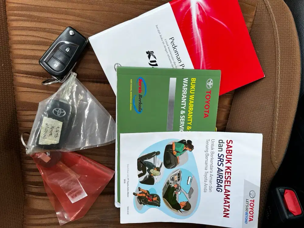 Toyota Kijang Innova 2.4 V AT Diesel putih plat D Bandung