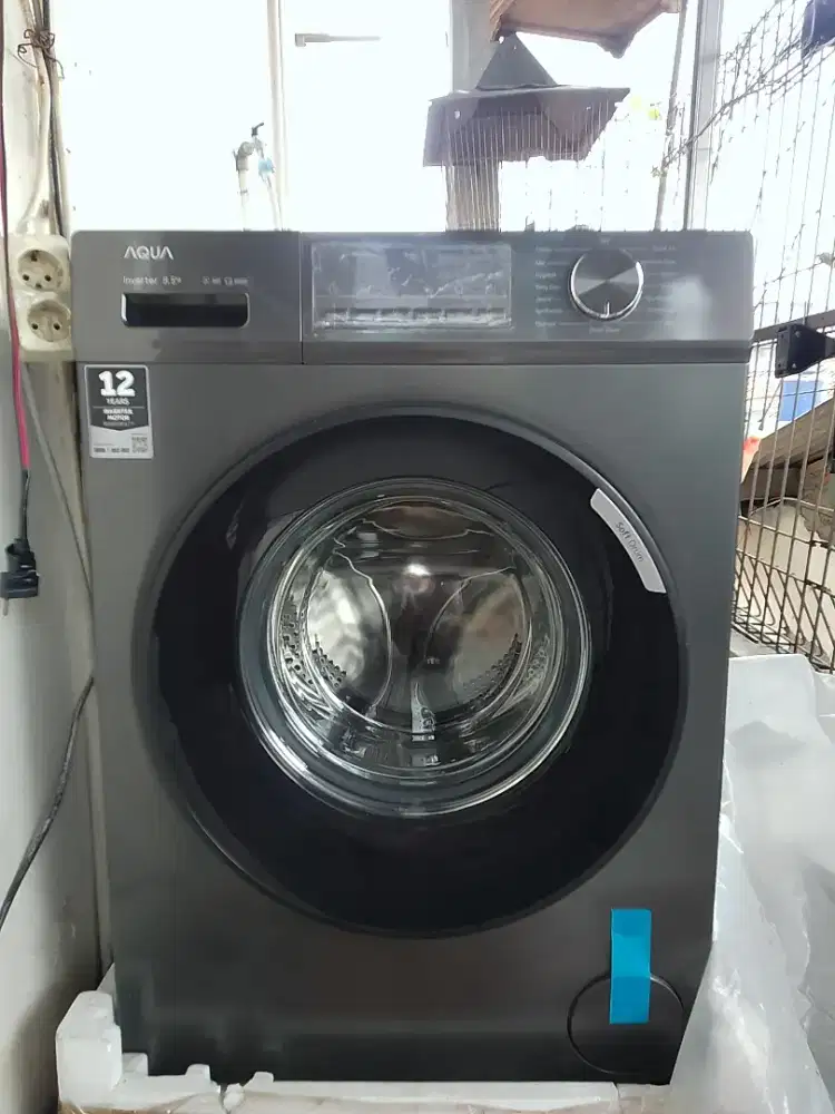 Dijual mesin cuci 1 tabung kapasitas 8 kg merk Aqua Front loading