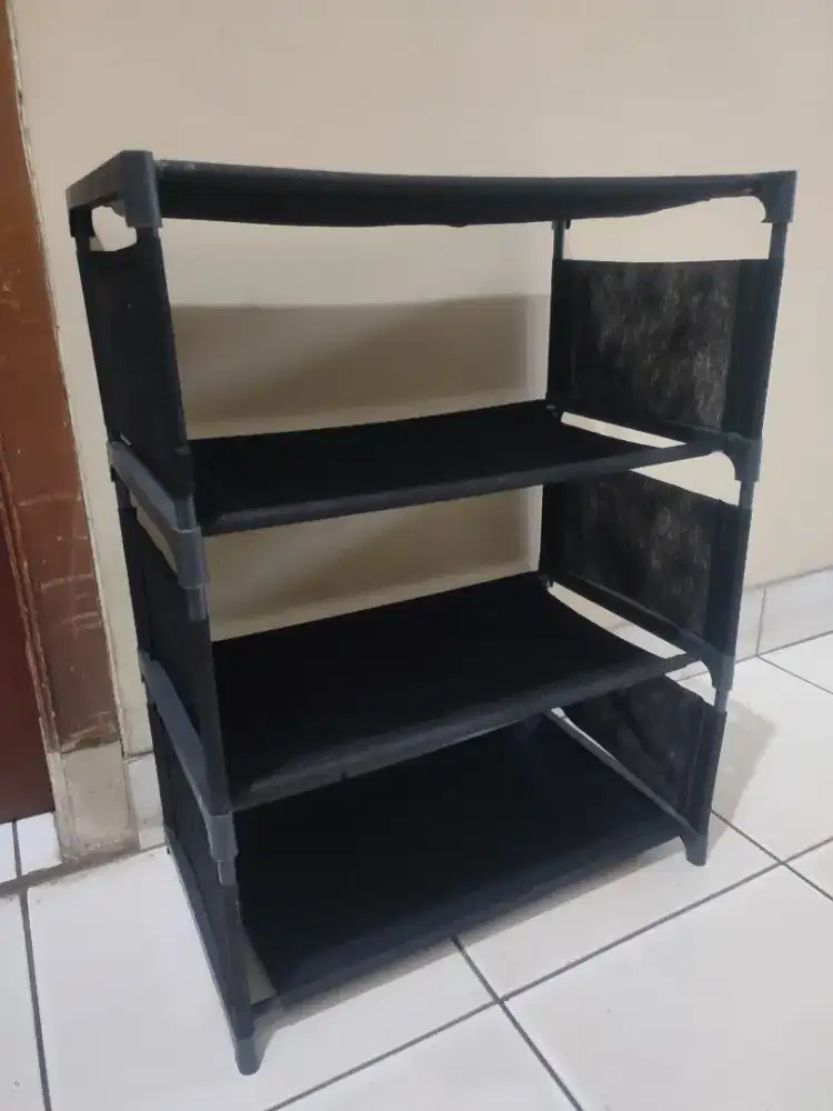 Rak Sepatu atau Barang