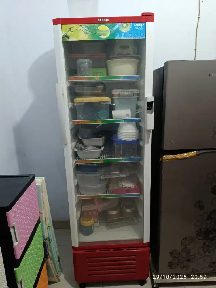Kulkas Display Minuman Sanken