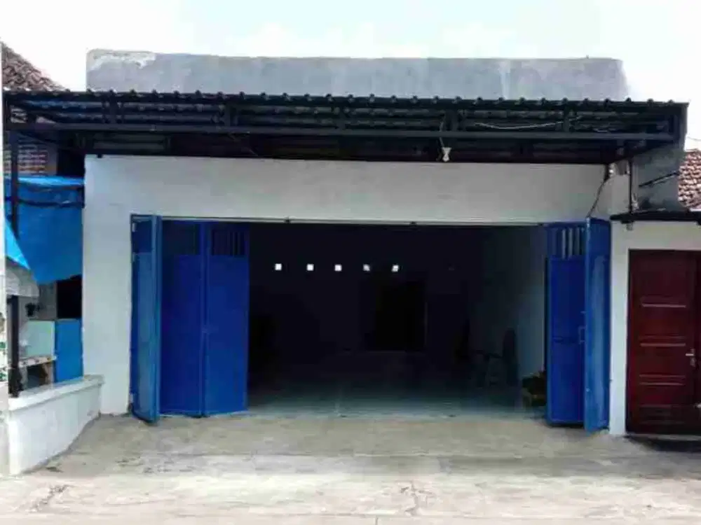 Rumah usaha dijual murah, Lokasi strategis Di Jalan, Kwatu, Mojoanyar, Mojokerto