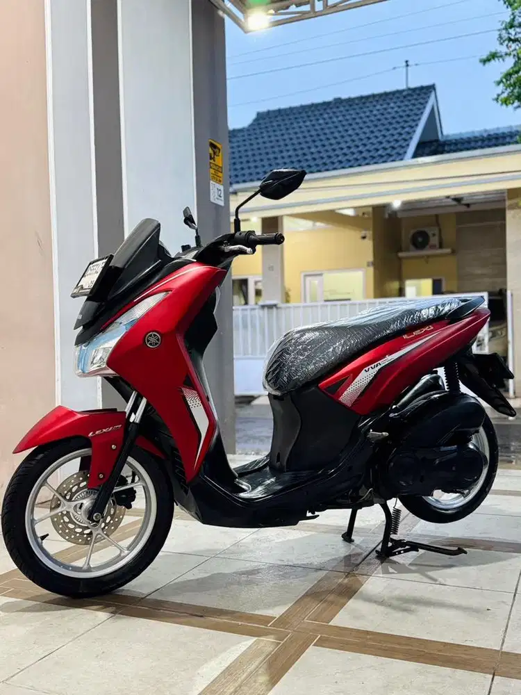 Yamaha LEXI VVA RED ISTIMEWA