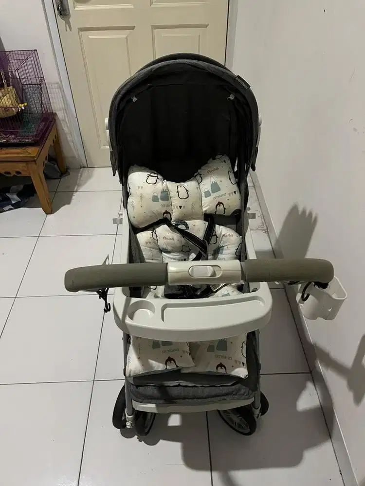 Dijual Preloved stroller merk babydoes elloz