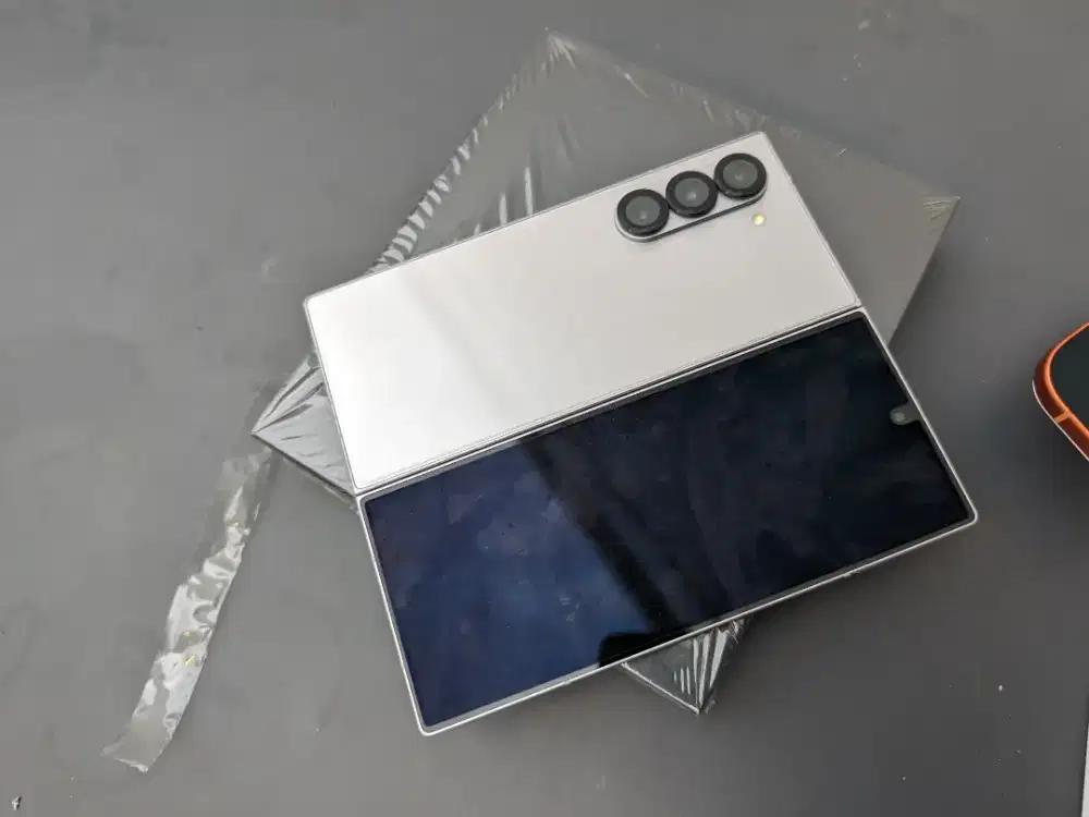 Samsung Z Fold 6 Silver SEIN