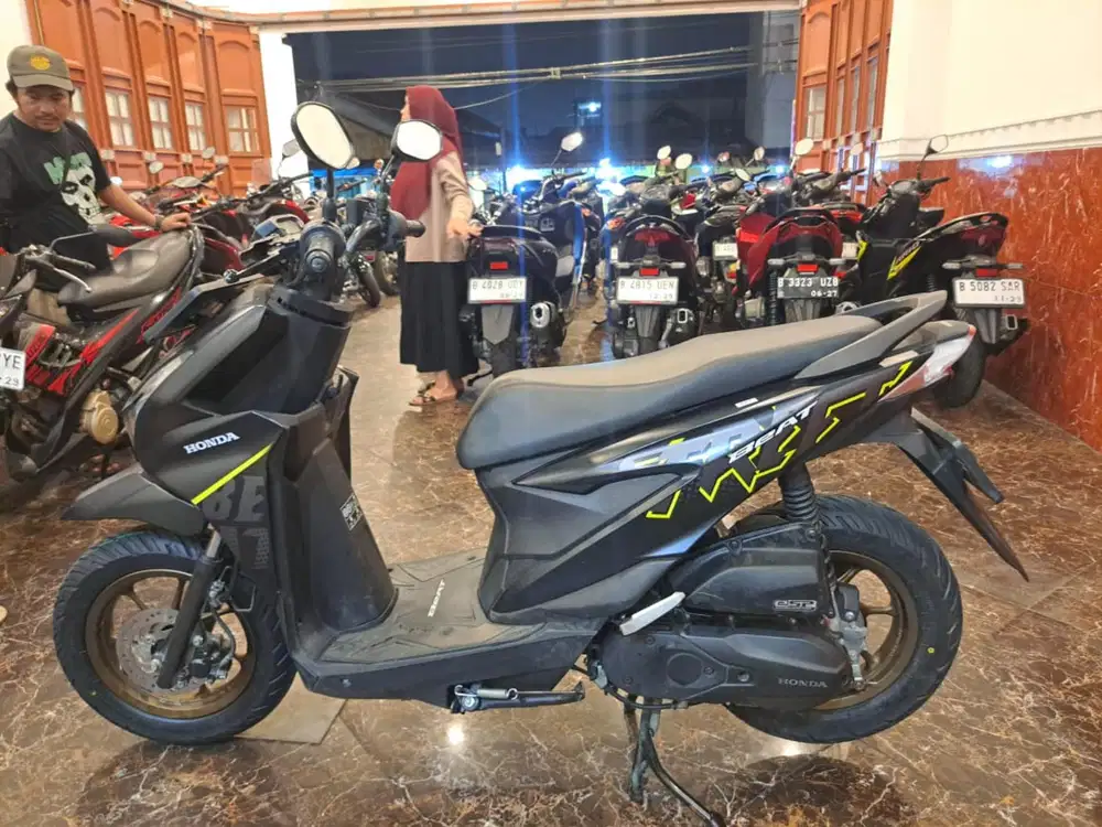 HUB KOM DP 2,5 JT LIKE NEW BERGARANSI FREE OLI SERVICE KM LOW