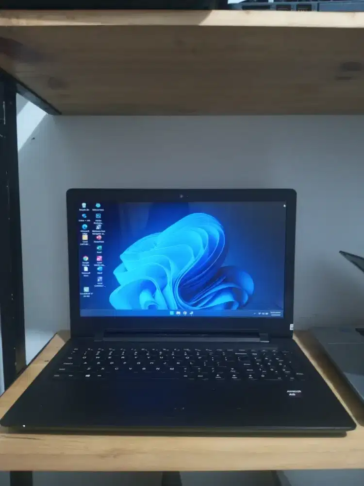 Lenovo 110-15acl AMD A8-7410 DDR 8GB SSD 128GB LED 15.6  3 Jam