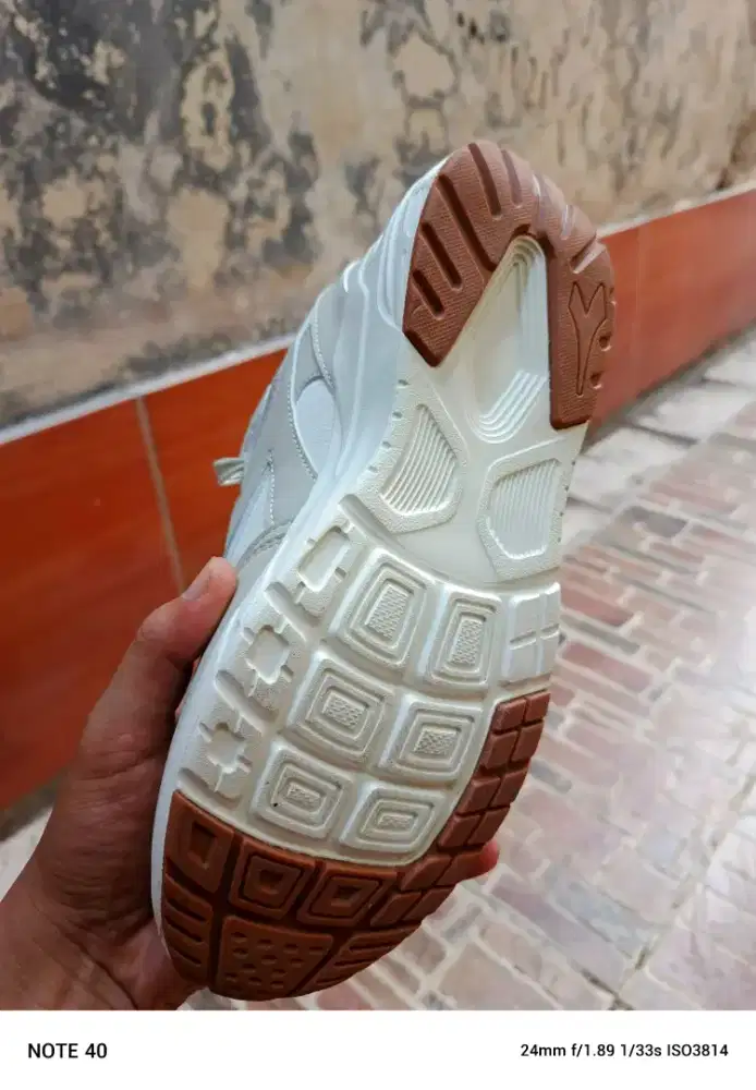 Sepatu diadora casual