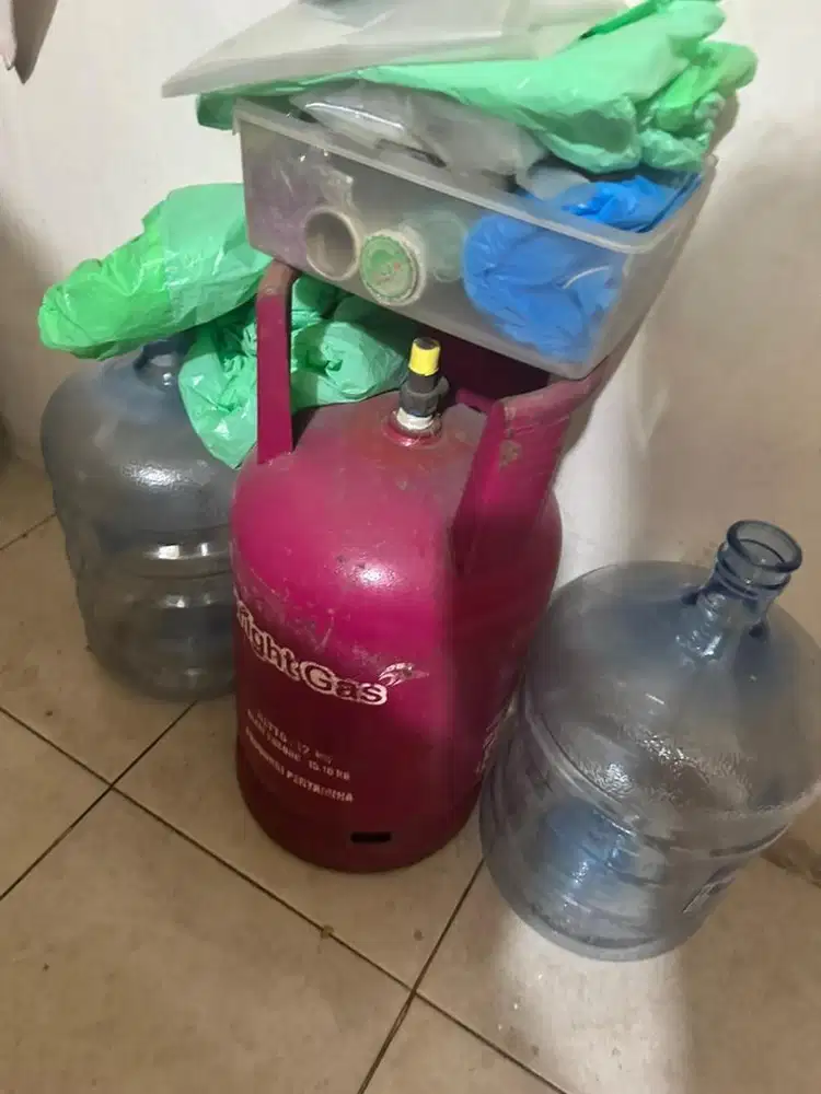 dijual galon aqua kosongan