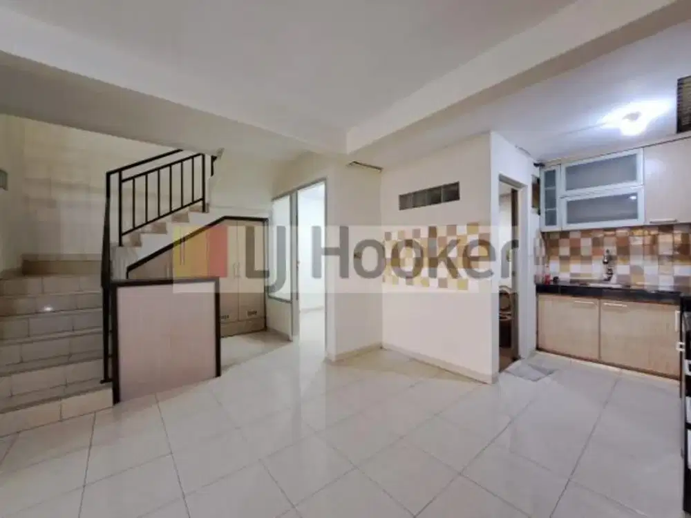 RUMAH LUAS 6x17 m2 DI KELAPA KOPYOR TIMUR AREA KELAPA GADING