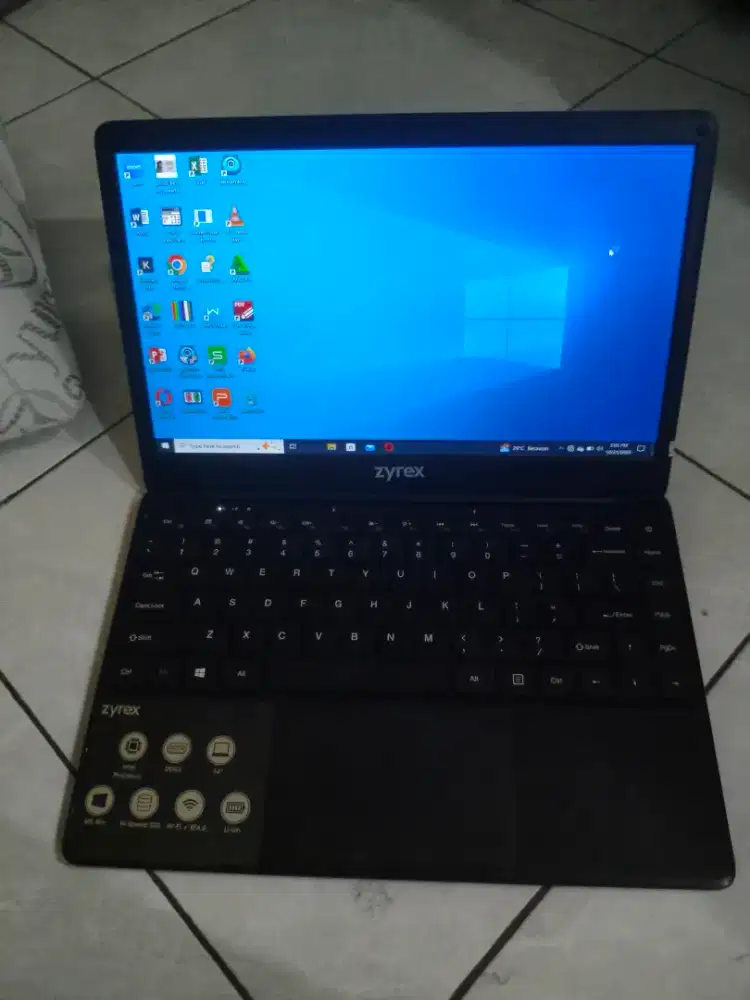 Notebook Zyrex Sky 232 14 Inch Hitam