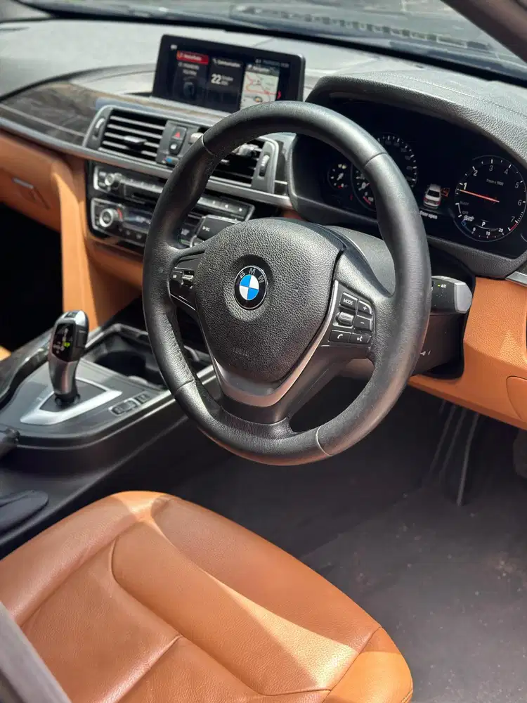 BMW 320i 2018 Bensin