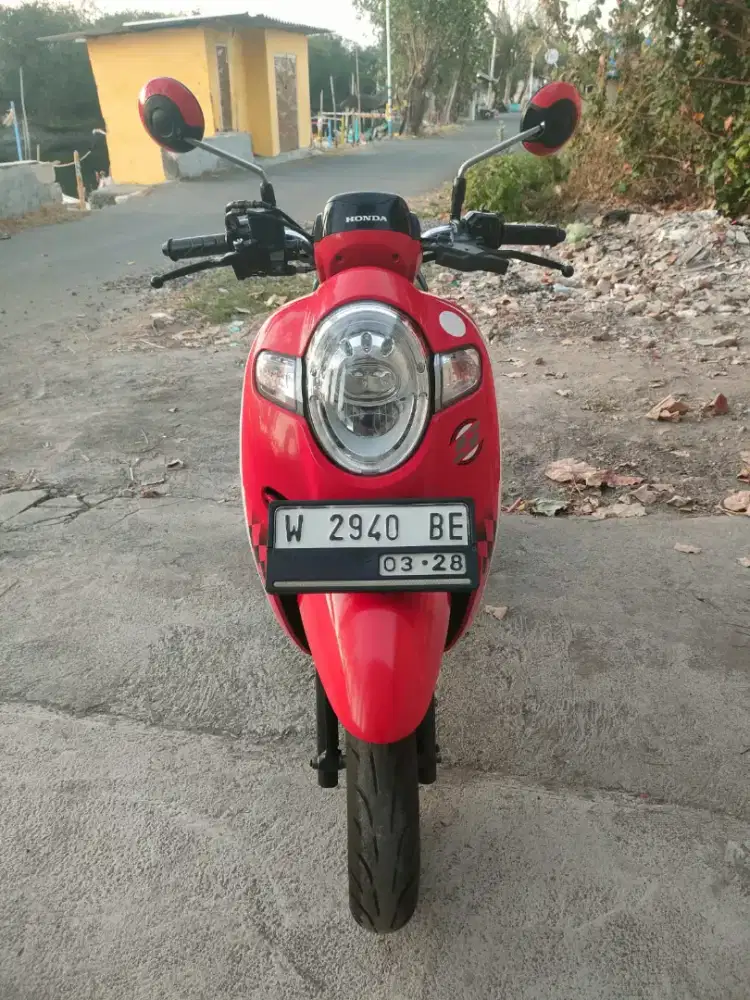 Jual scoopy 2018 plat w gresik sgt bagus siap pakai