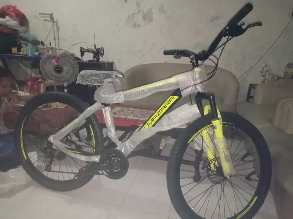 Sepeda gunung baru dapat hadiah