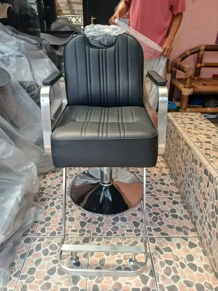 Kursi Barbershop Hidrolik HB009R