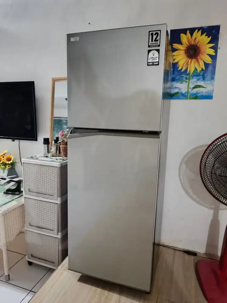 Kulkas Second Panasonic NR-BB210V-S