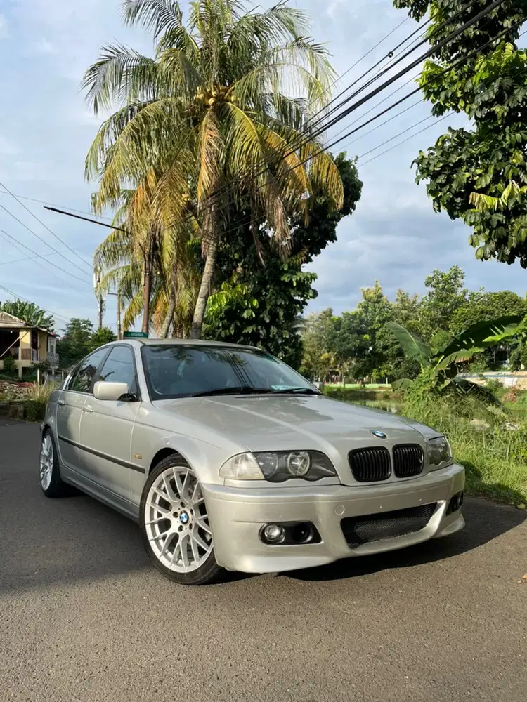 BMW 325i 2001 Bensin