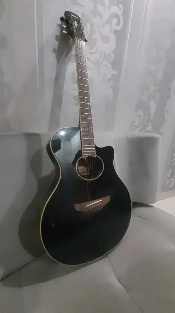 Gitar akustik elektrik Yamaha apx 600