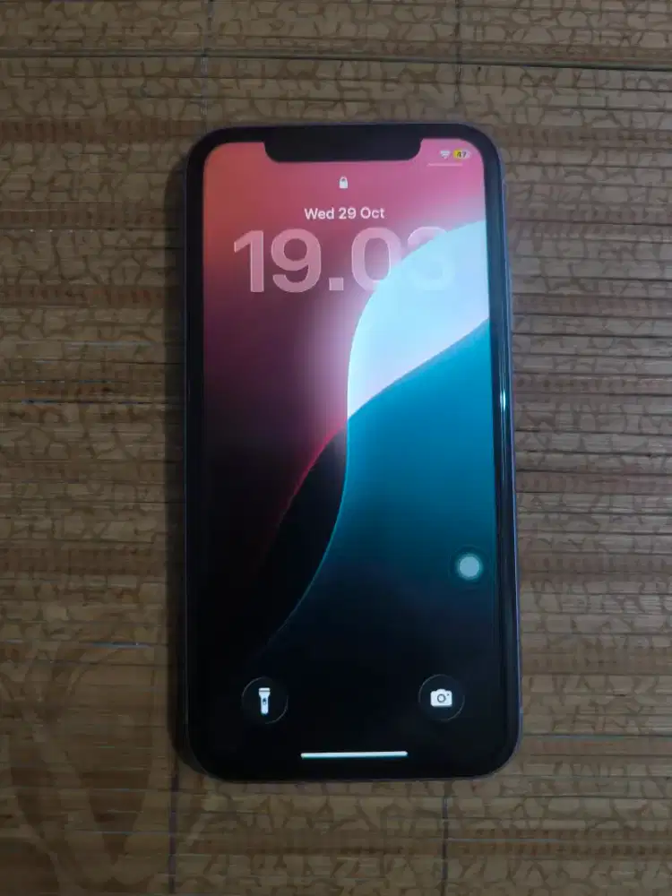 iPhone 11 64GB Ungu Like New — Aman, No Minus, Fullset