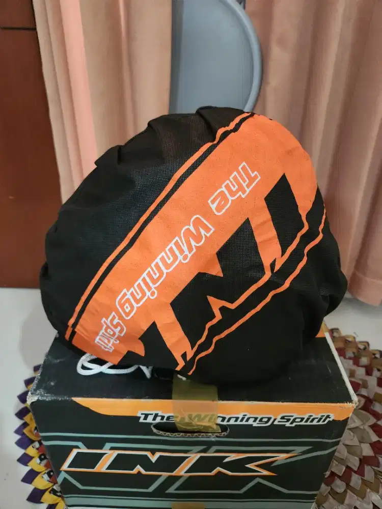 helm ink seperti baru tdk pernah pakai