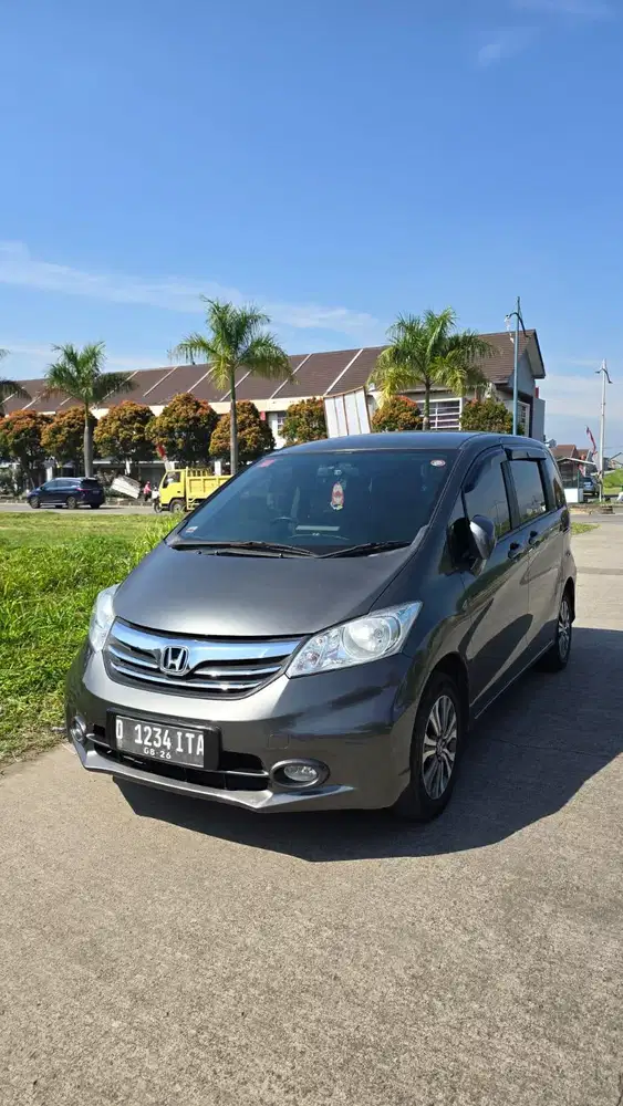 Honda Freed E PSD at 2013 Dp 20jt