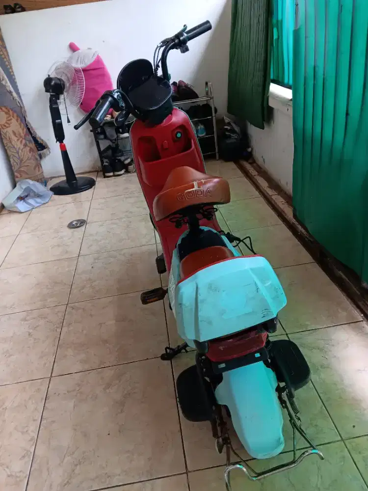 jual sepeda listrik warna biru