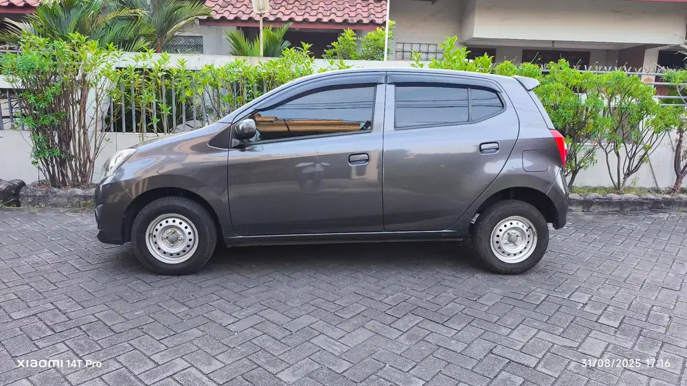 Daihatsu Ayla 1.0 M manual 2017 Abu Orisinil Total Plat W Sidoarjo