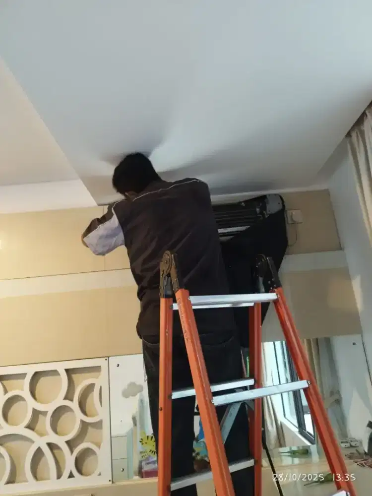 MELAYANI JASA SERVICE PANGGILAN ELECTRONIC