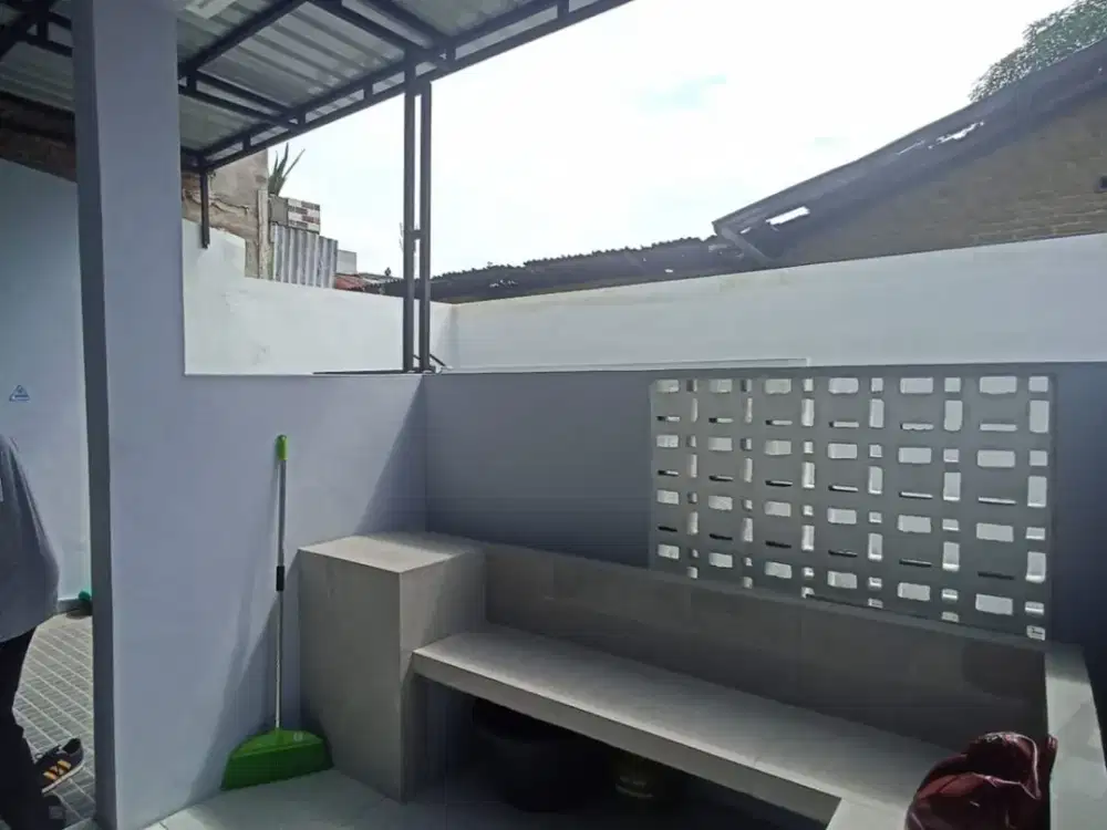 RUMAH MURAH LENGKAP JERJAK KANOPI PINTU BESI DI JL BROMO MEDAN AREA