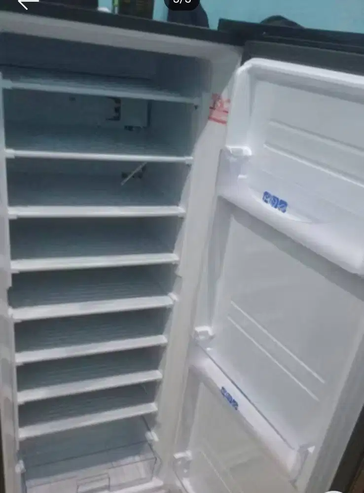 DIJUAL CEPAT KULKAS FREEZER SHARP 8 rak