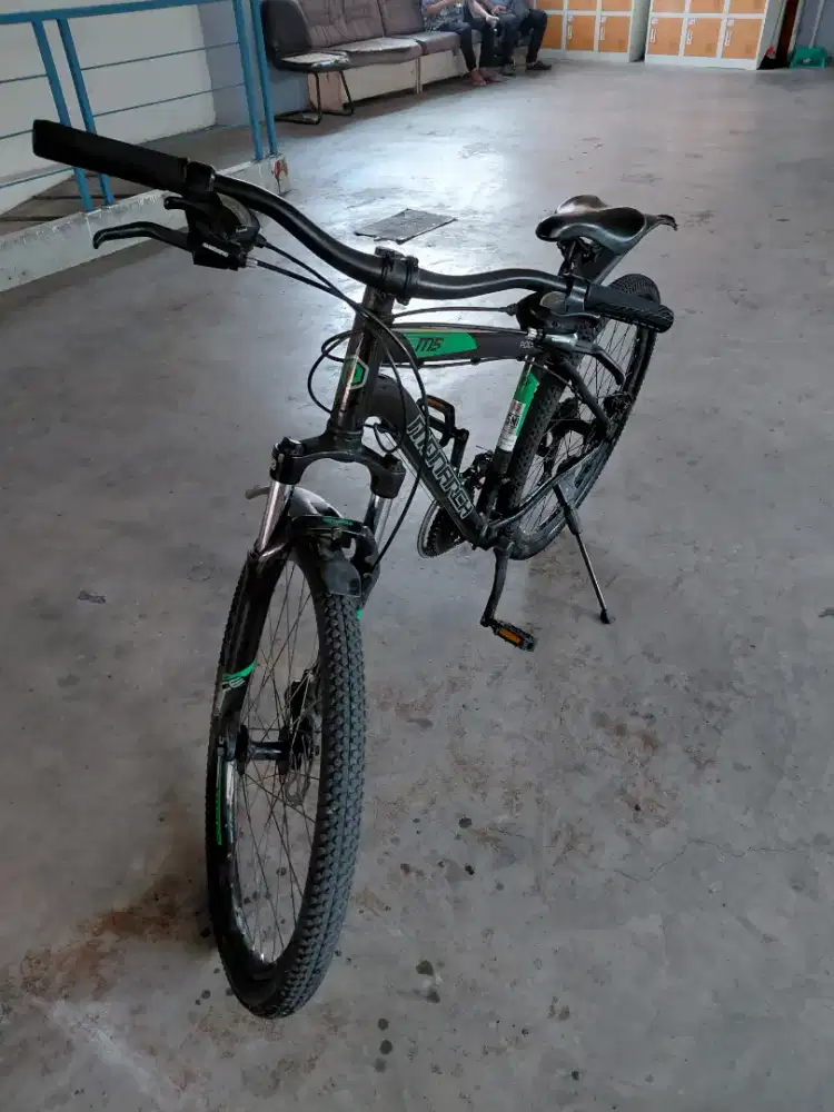 Sepeda Polygon Monarch M5 size 26