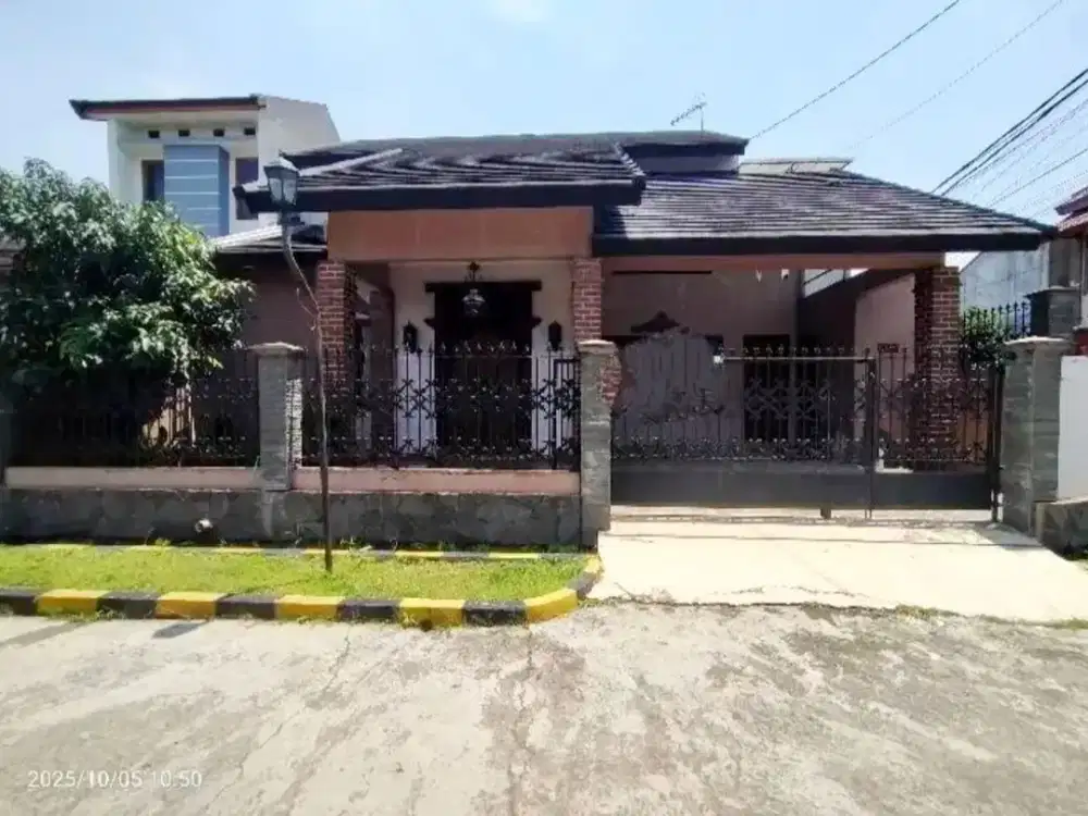 Murah! RUMAH Bagus Posisi Hook Semi Furnished di Arcamanik Endah Bandung