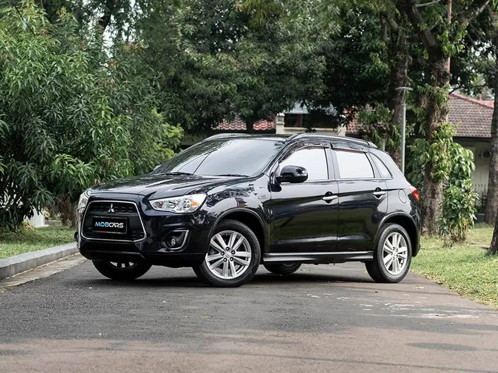 CASH TERMURAH MITSUBISHI OUTLANDER 2.0 GLS AT 2014 HITAM MOBCARS