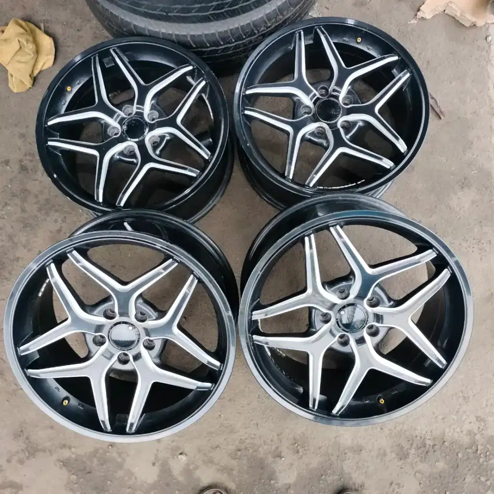 Velg ring 18 lebar 8 pcd 5x114,3 ET 42 Innova hrv